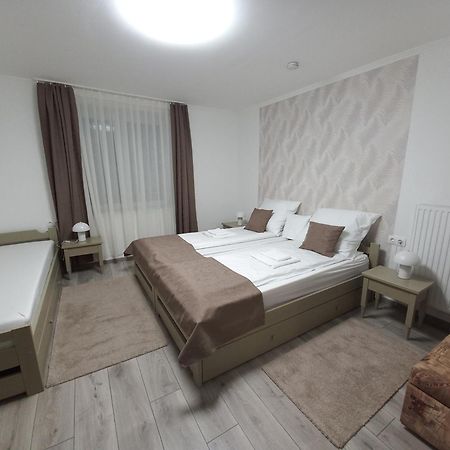 Ilona Apartman Дьюла Екстер'єр фото