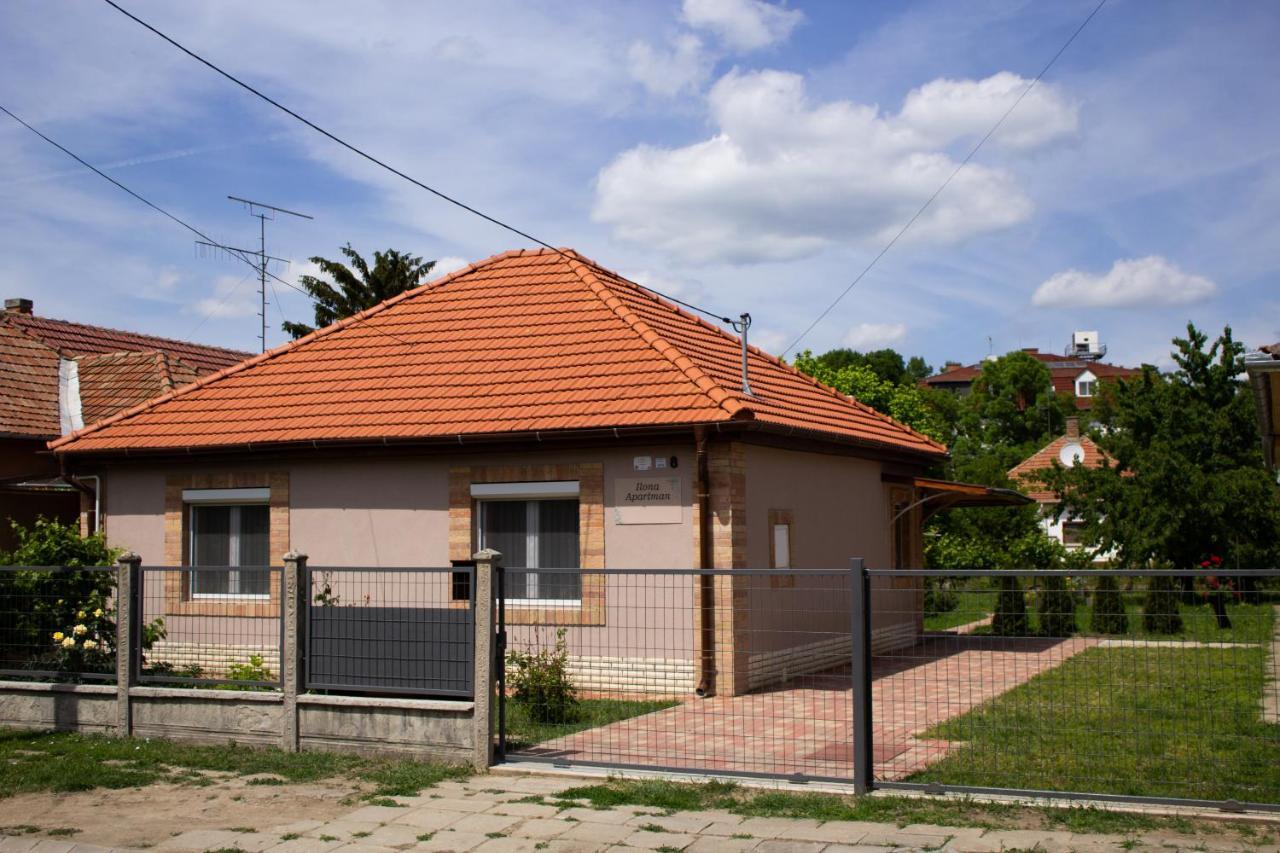 Ilona Apartman Дьюла Екстер'єр фото